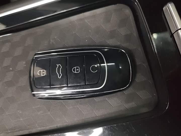 Фото 9 - Chery Tiggo 8