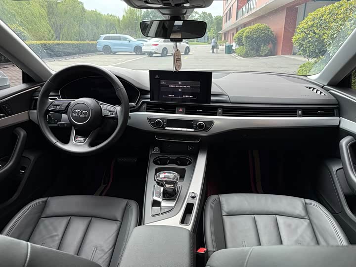 Фото 10 - Audi A5