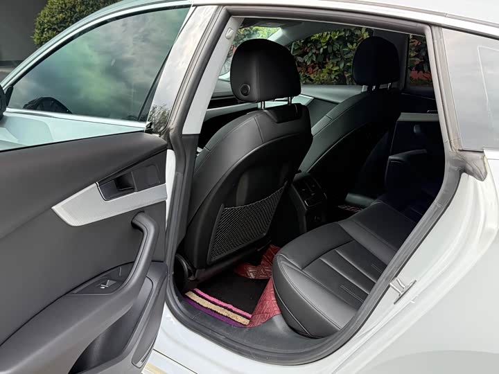 Фото 6 - Audi A5