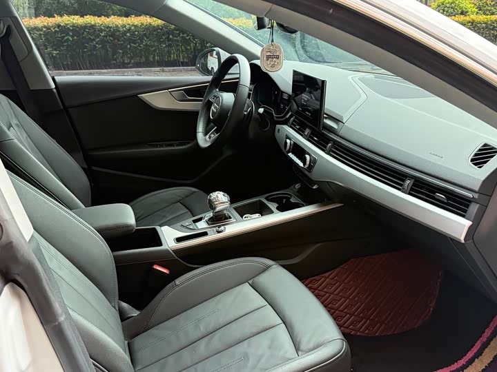 Фото 8 - Audi A5