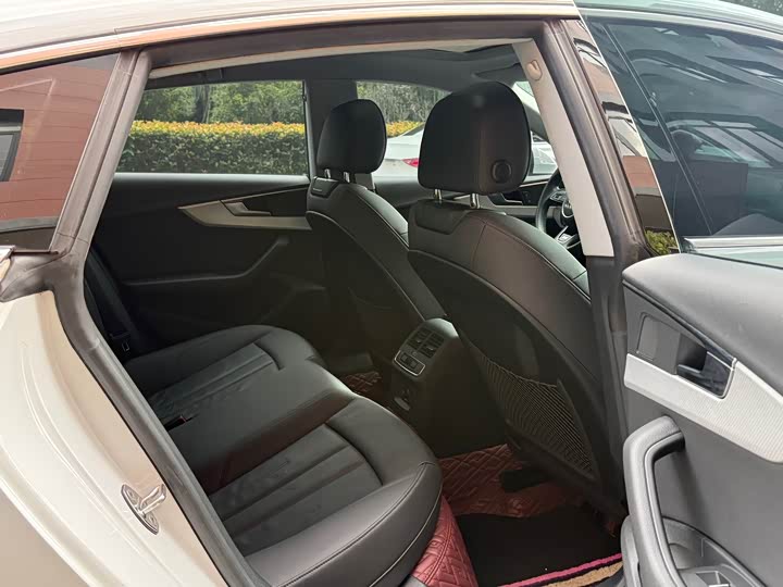 Фото 9 - Audi A5