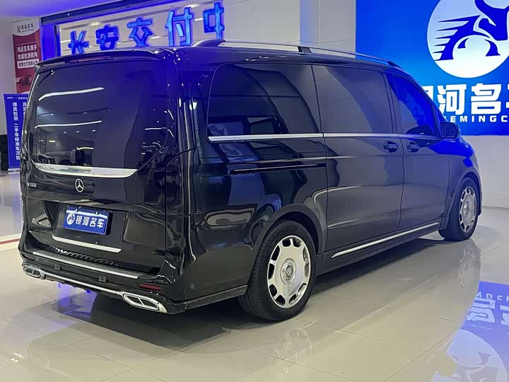 Фото 13 - Mercedes-Benz V-Class