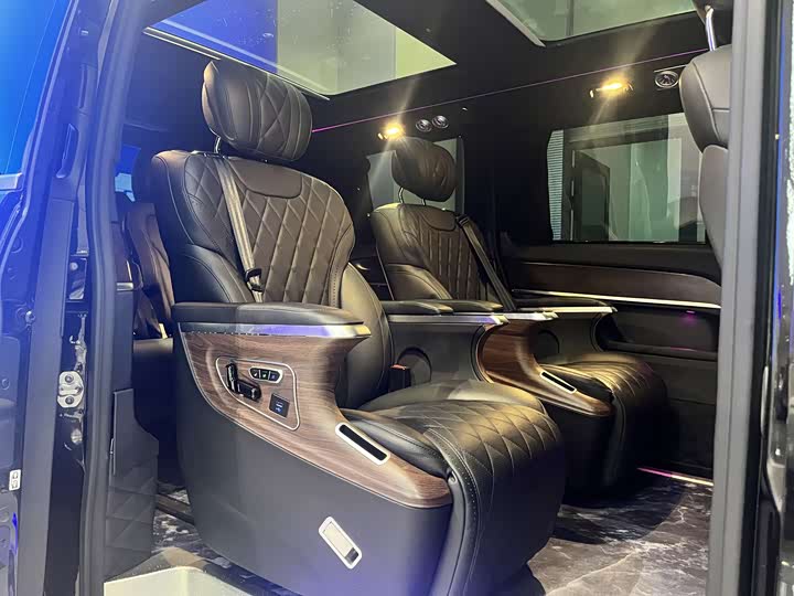 Фото 6 - Mercedes-Benz V-Class