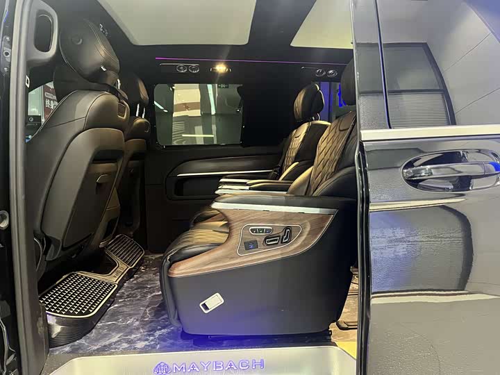 Фото 9 - Mercedes-Benz V-Class