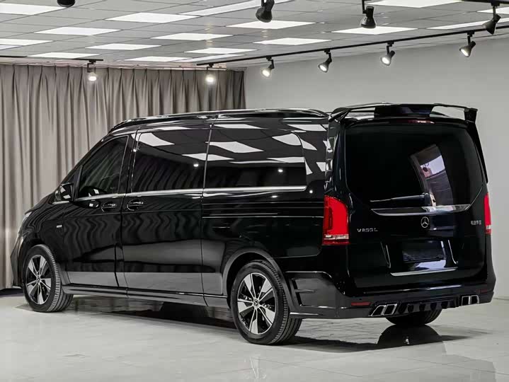 Фото 10 - Mercedes-Benz V-Class