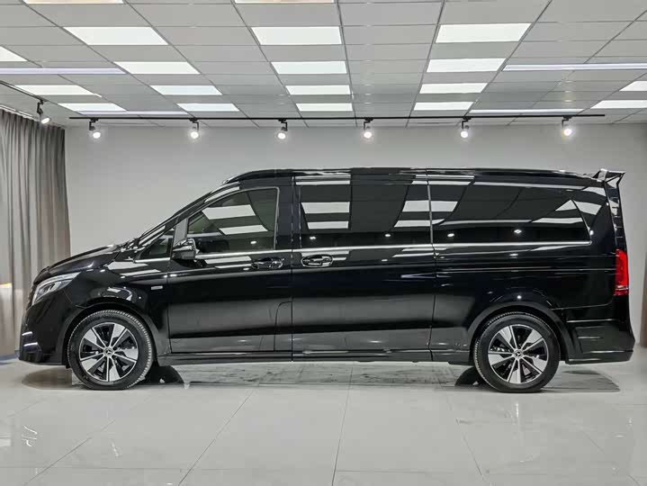 Фото 3 - Mercedes-Benz V-Class