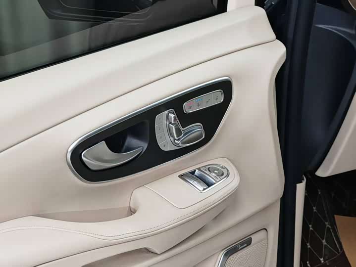 Фото 5 - Mercedes-Benz V-Class