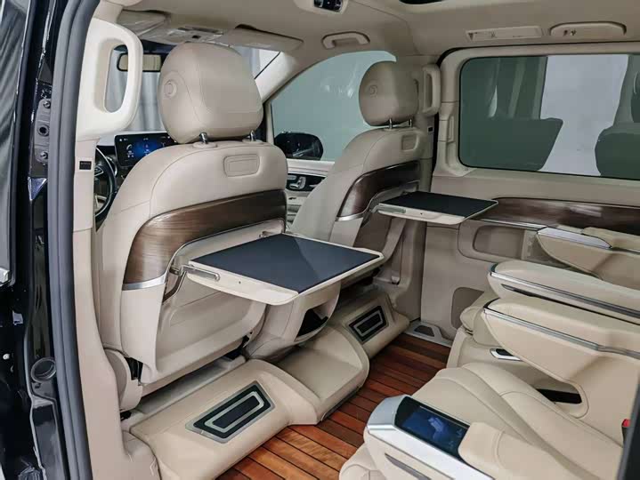 Фото 7 - Mercedes-Benz V-Class