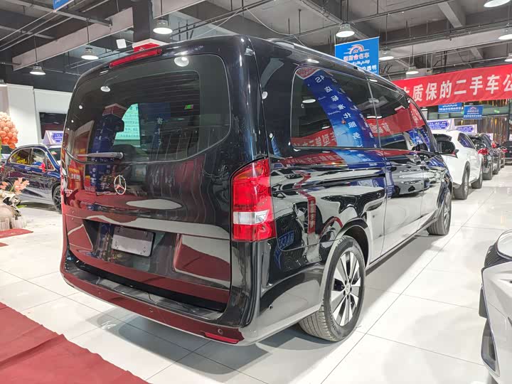 Фото 9 - Mercedes-Benz Vito