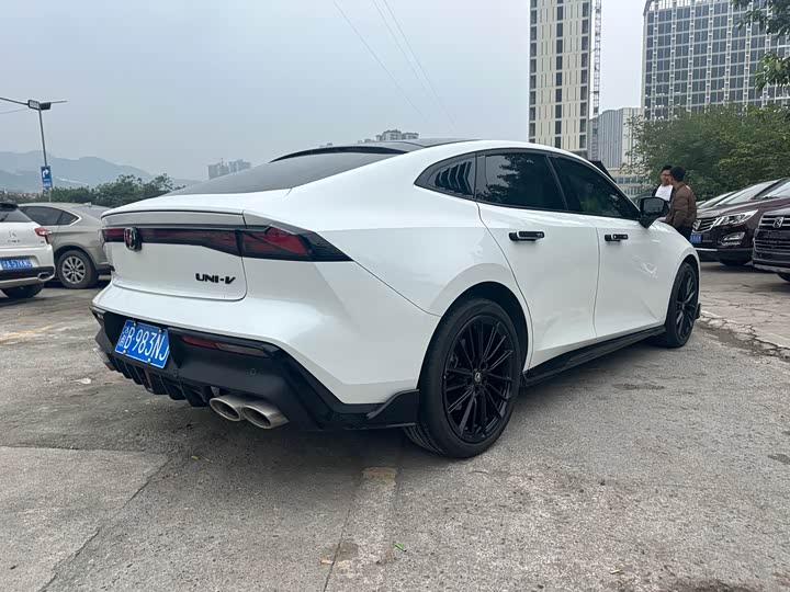 Фото 5 - Changan UNI-V