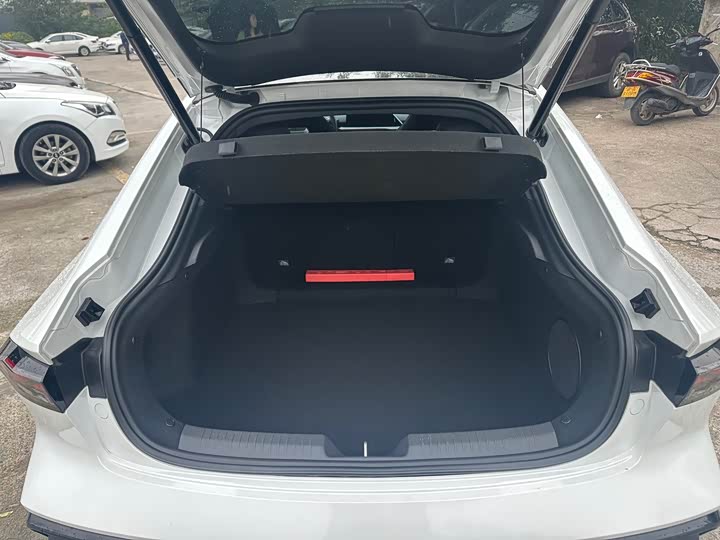 Фото 6 - Changan UNI-V