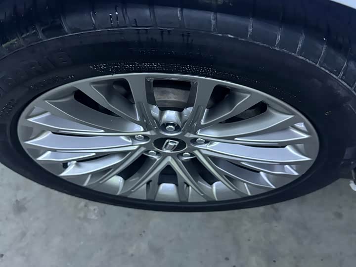 Фото 4 - Bestune B70