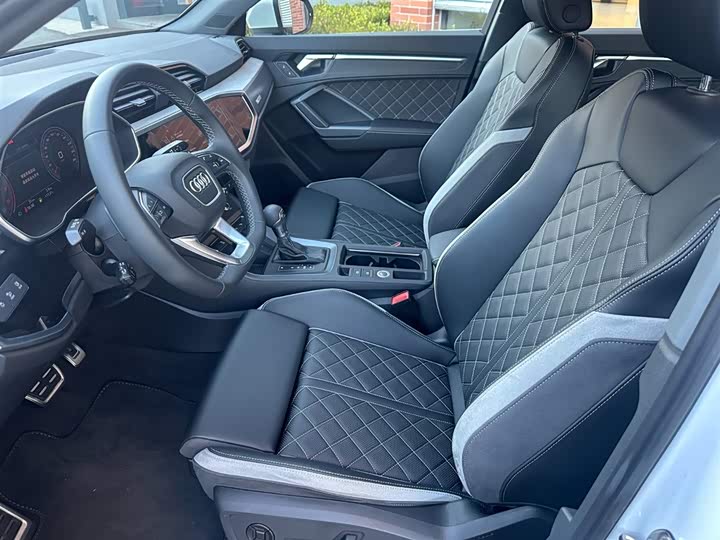 Фото 17 - Audi Q3