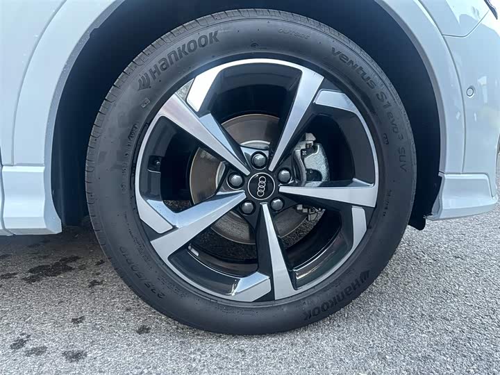 Фото 21 - Audi Q3