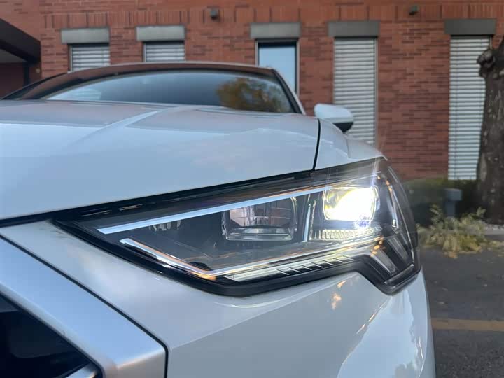 Фото 6 - Audi Q3