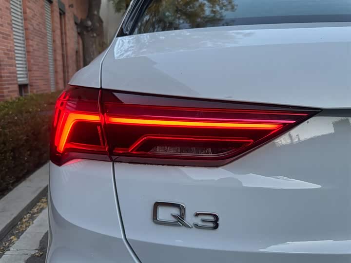 Фото 7 - Audi Q3