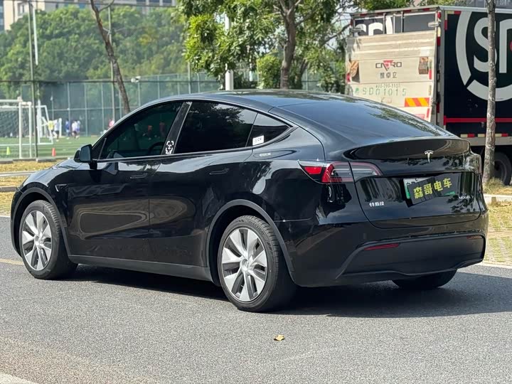 Фото 5 - Tesla Model Y