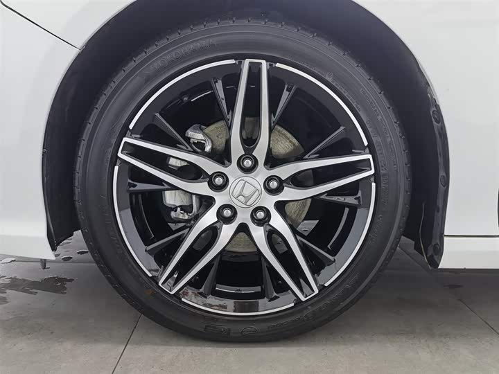 Фото 17 - Honda Inspire