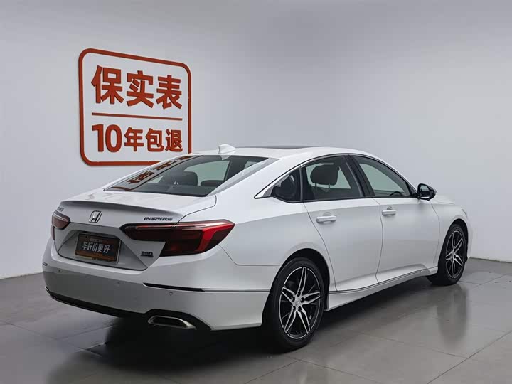 Фото 2 - Honda Inspire