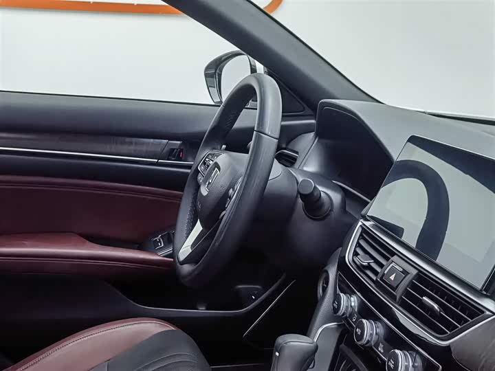 Фото 22 - Honda Inspire