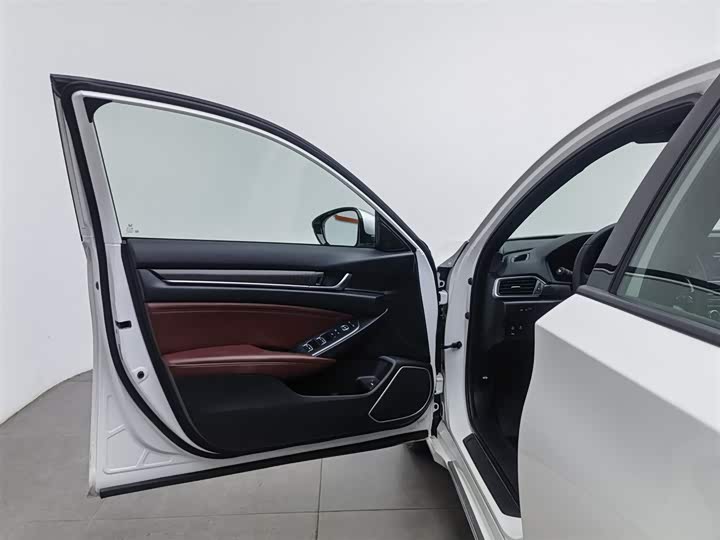 Фото 8 - Honda Inspire