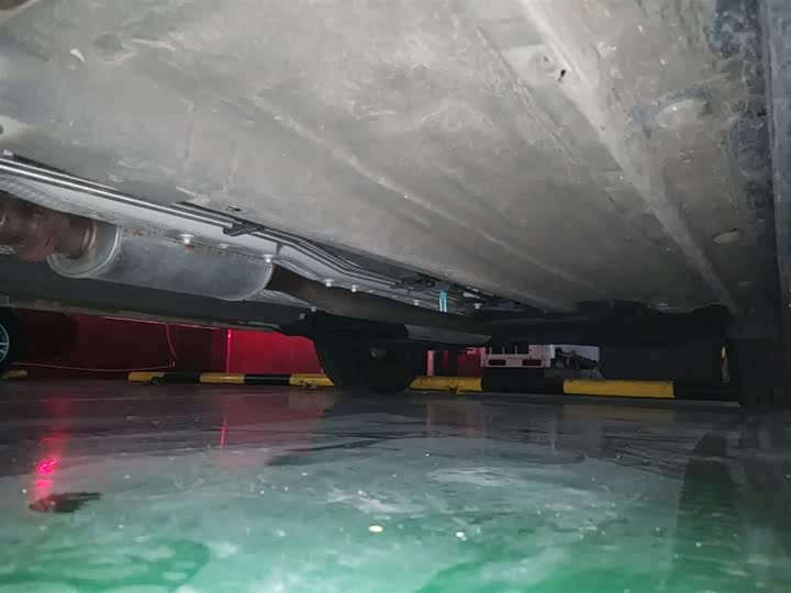 Фото 19 - Geely Monjaro