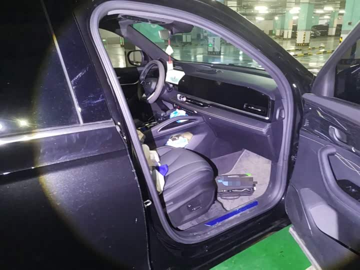 Фото 20 - Geely Monjaro