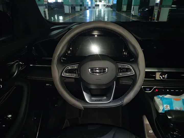 Фото 3 - Geely Monjaro