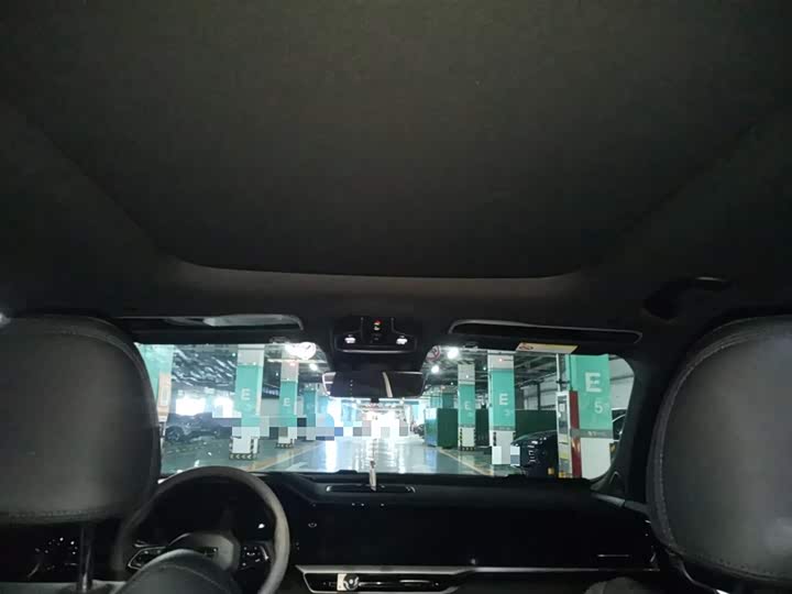 Фото 9 - Geely Monjaro