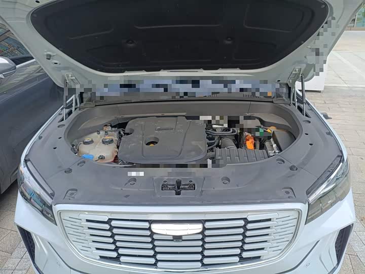 Фото 11 - Geely Monjaro