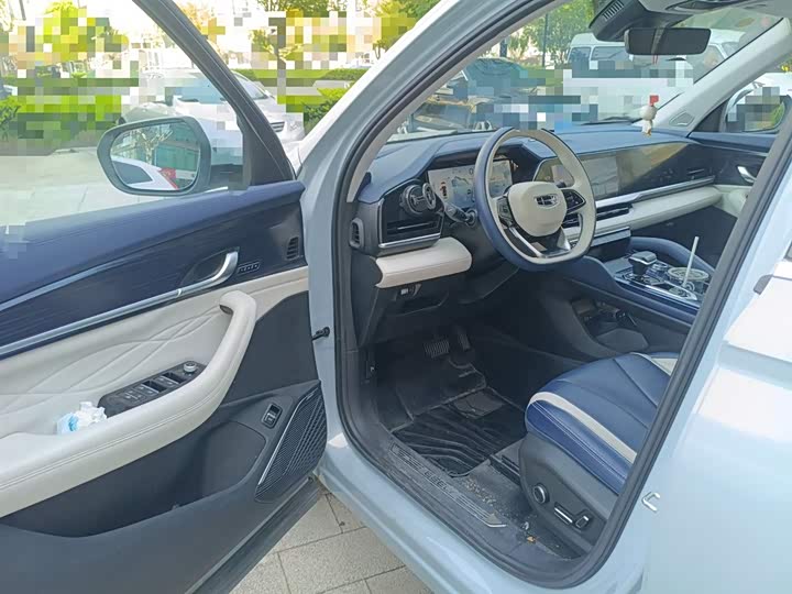 Фото 14 - Geely Monjaro