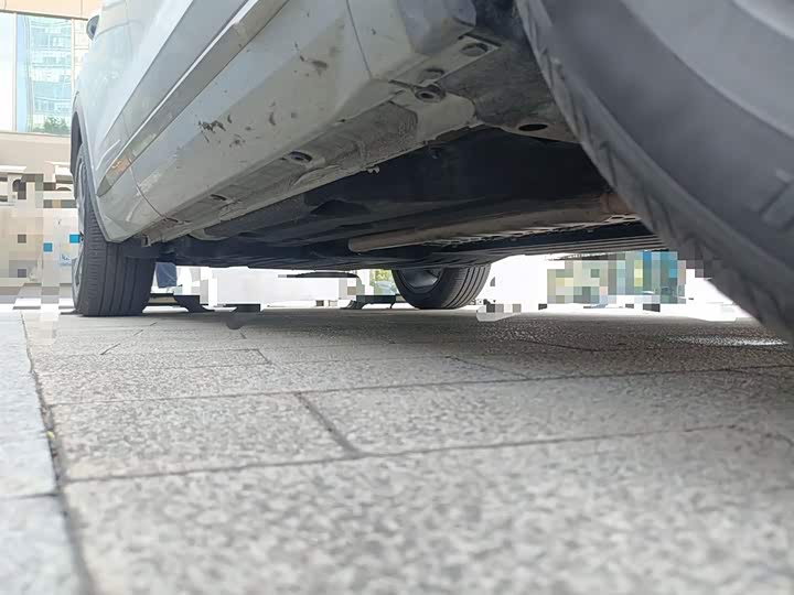 Фото 16 - Geely Monjaro