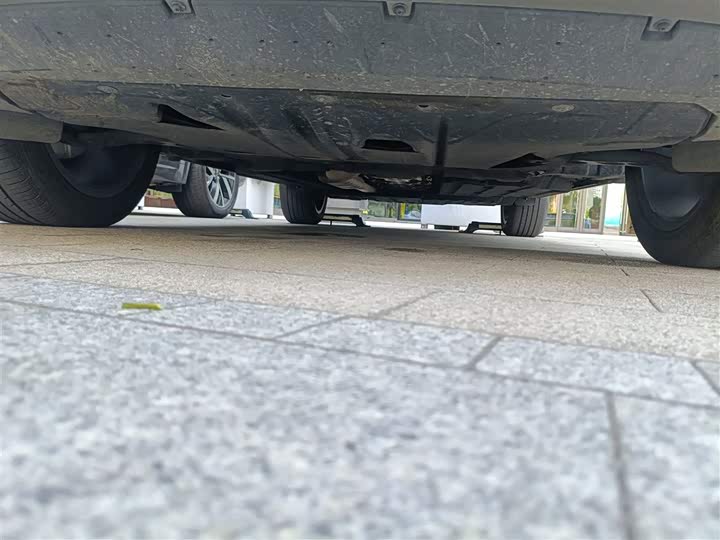 Фото 22 - Geely Monjaro