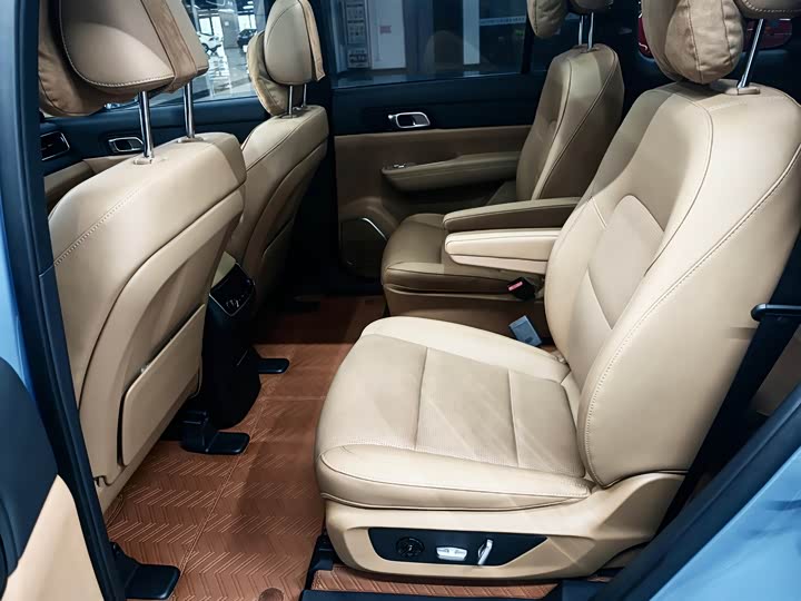 Фото 15 - LiXiang One