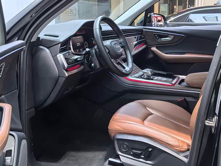 Фото 7 - Audi Q7