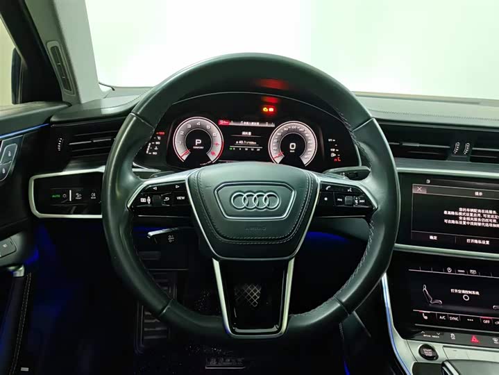 Фото 11 - Audi A6L
