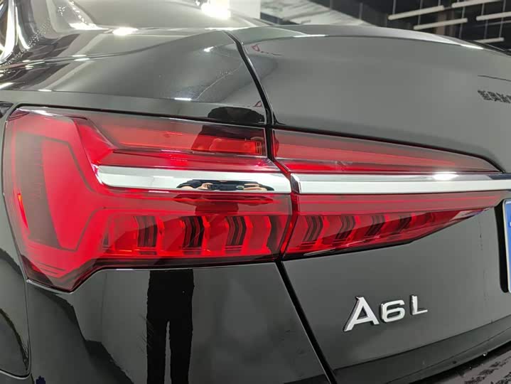 Фото 14 - Audi A6L