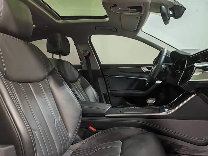 Фото 8 - Audi A6L