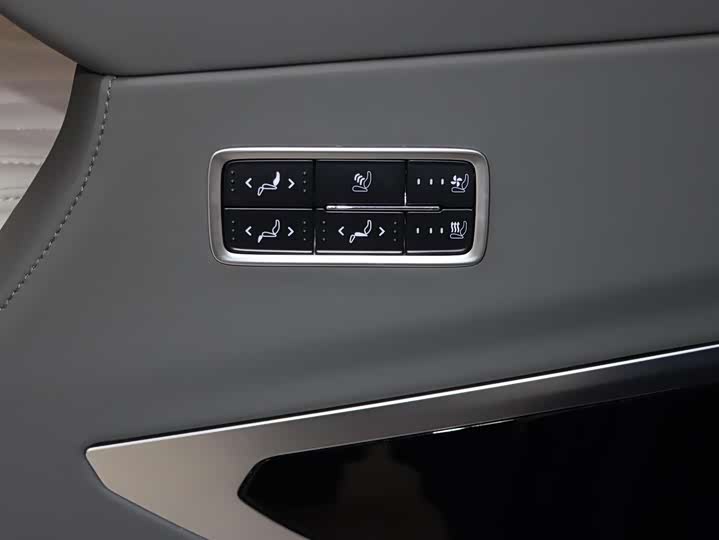 Фото 20 - Mercedes-Benz V-Class