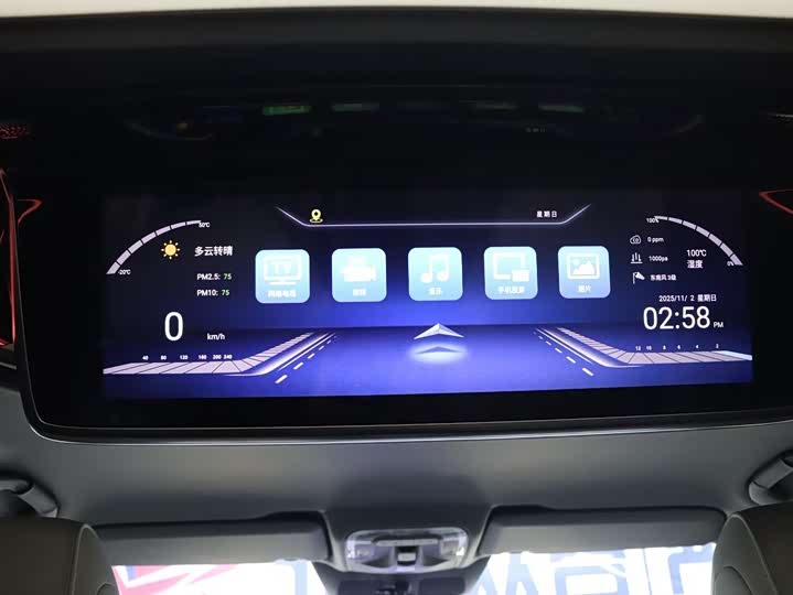 Фото 25 - Mercedes-Benz V-Class