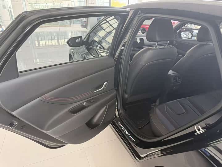 Фото 12 - Hyundai Elantra N line