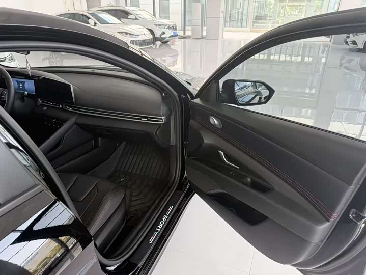 Фото 13 - Hyundai Elantra N line