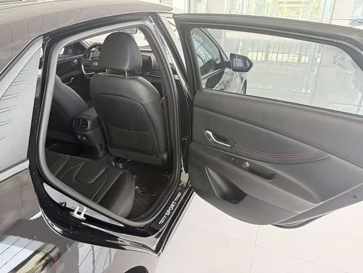 Фото 14 - Hyundai Elantra N line