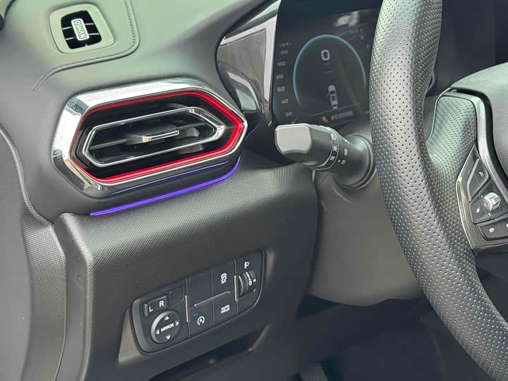 Фото 25 - Changan Oshan X5