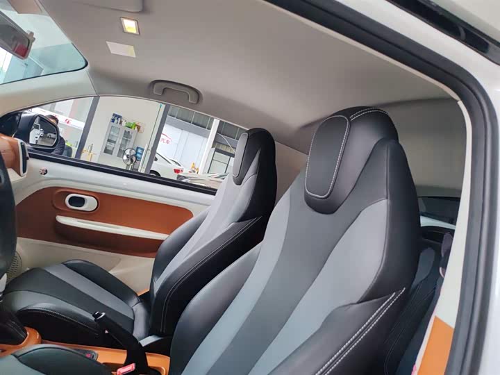 Фото 18 - Roewe Clever