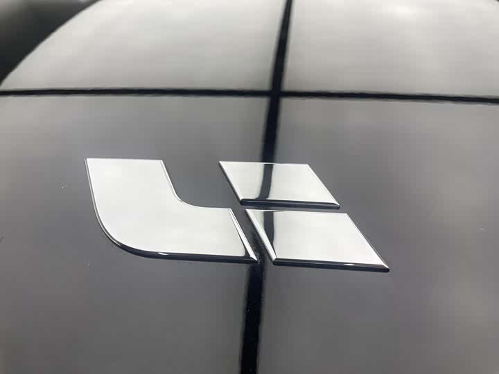 Фото 12 - LiXiang L8