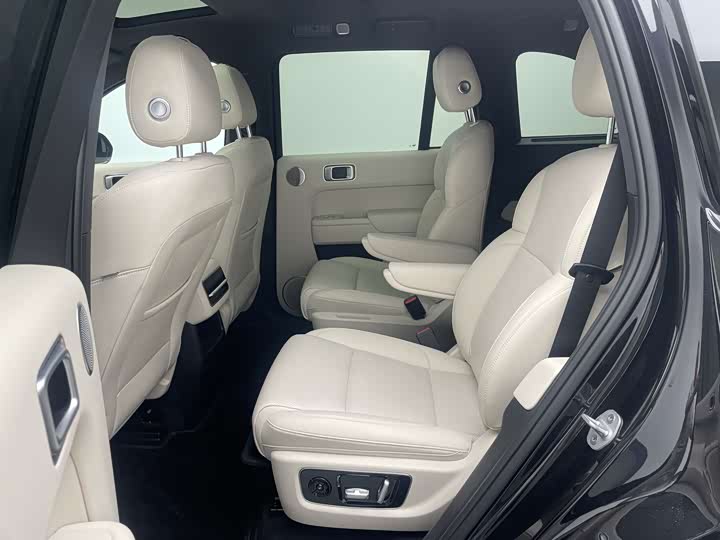 Фото 20 - LiXiang L8