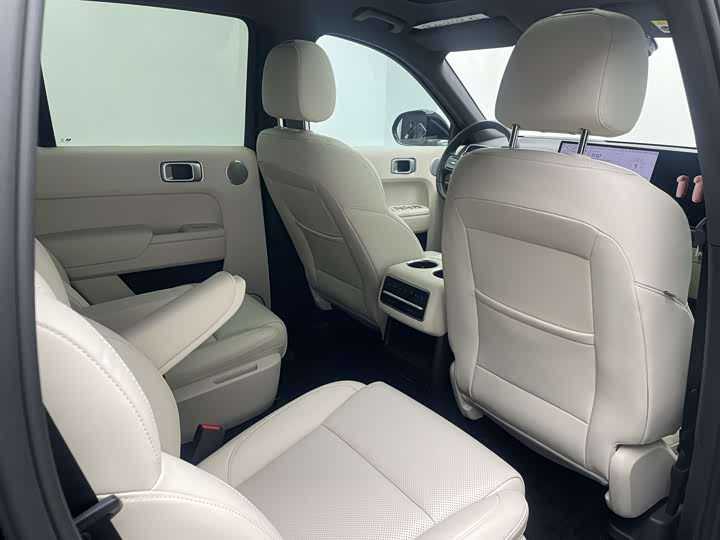 Фото 21 - LiXiang L8