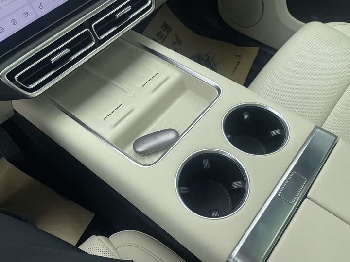 Фото 28 - LiXiang L8