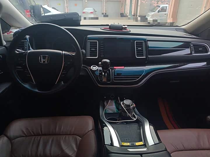 Фото 13 - Honda Elysion